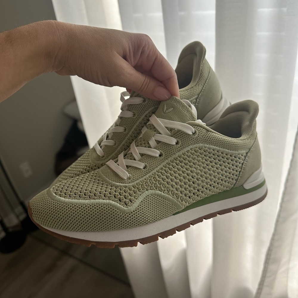 Vivaia Women's Matcha Sneakers
